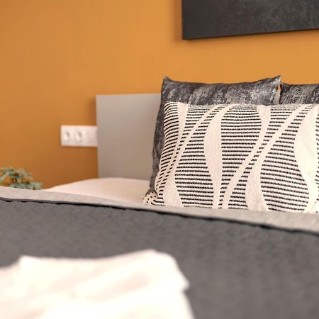 Exclusive Central 3Bedrm Stylish Residence By Prestige Homes ブダペスト エクステリア 写真