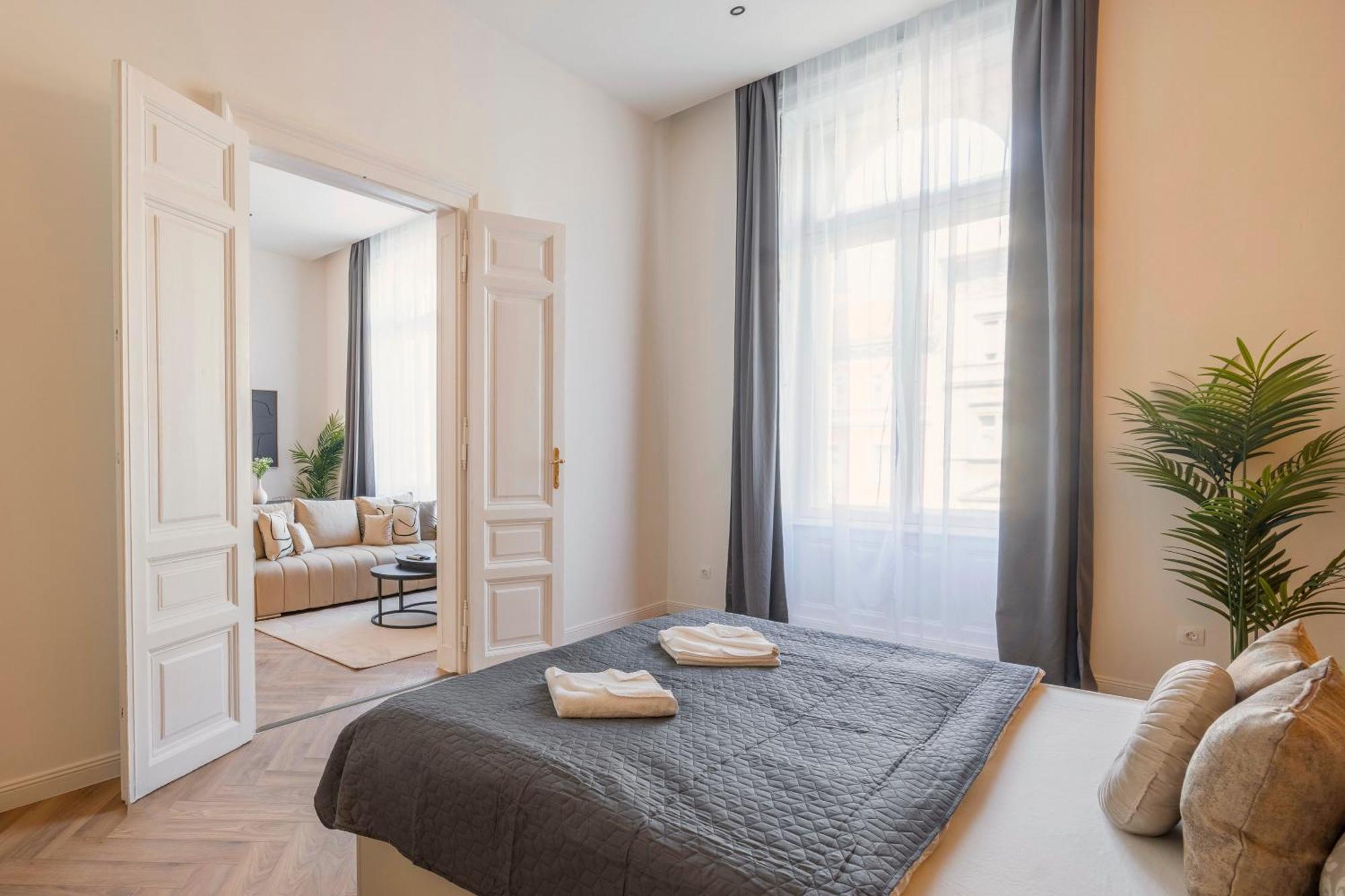 Exclusive Central 3Bedrm Stylish Residence By Prestige Homes ブダペスト エクステリア 写真